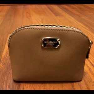 Small Michael Kors cosmetic bag